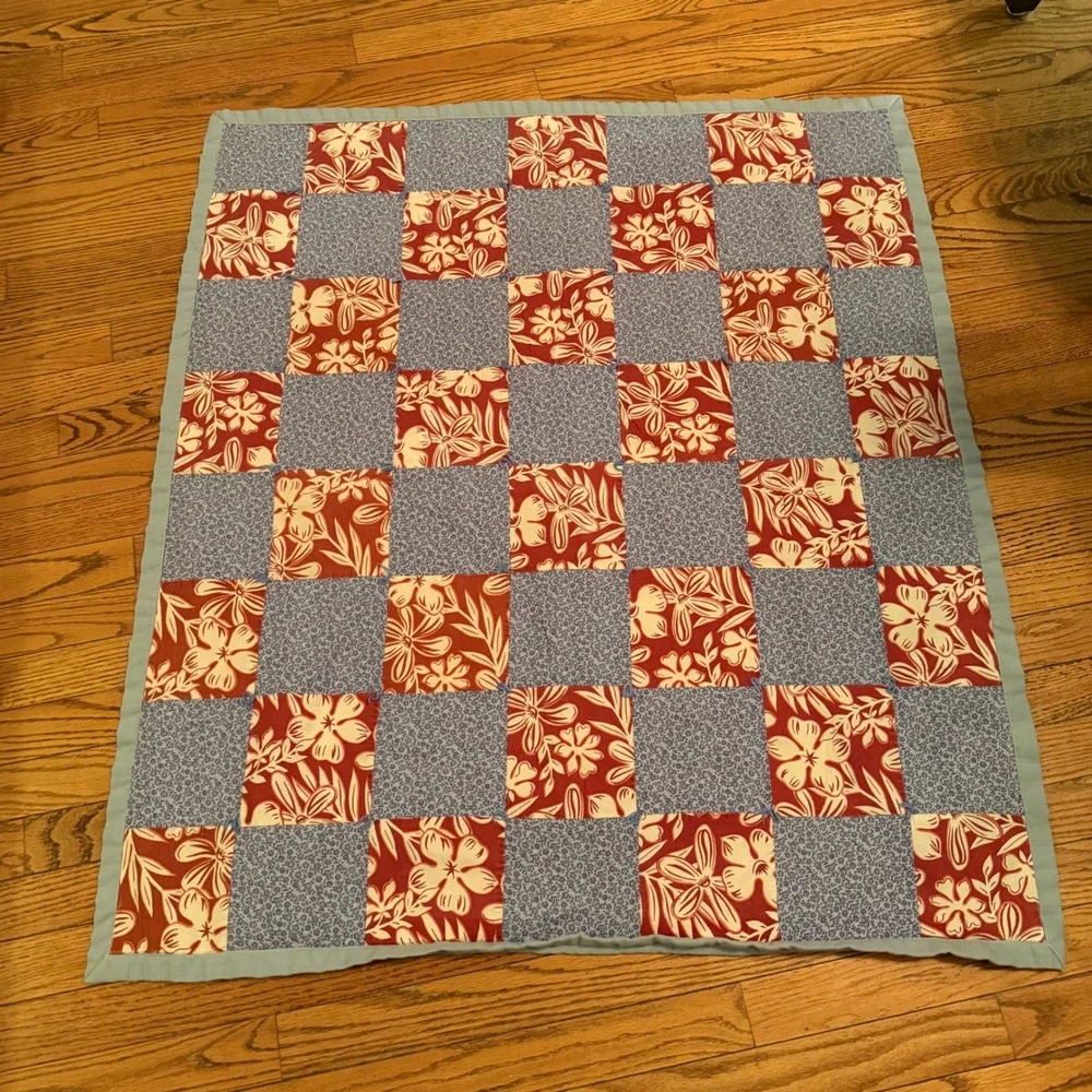 1.a.0.0.7.a Handmade Tied Patchwork Quilt Red Floral Blue Lap Throw Cottage